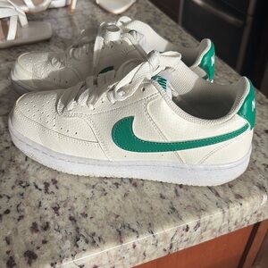 Nike green swoosh women’s 6